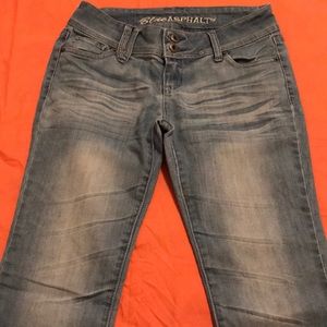 Juniors SZ:1 Blue Asphalt jeans.
